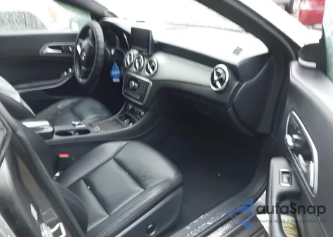 2014 Mercedes-Benz Cla 250 4Matic z USA, uszkodzony, nr VIN WDDSJ4GB9EN073887